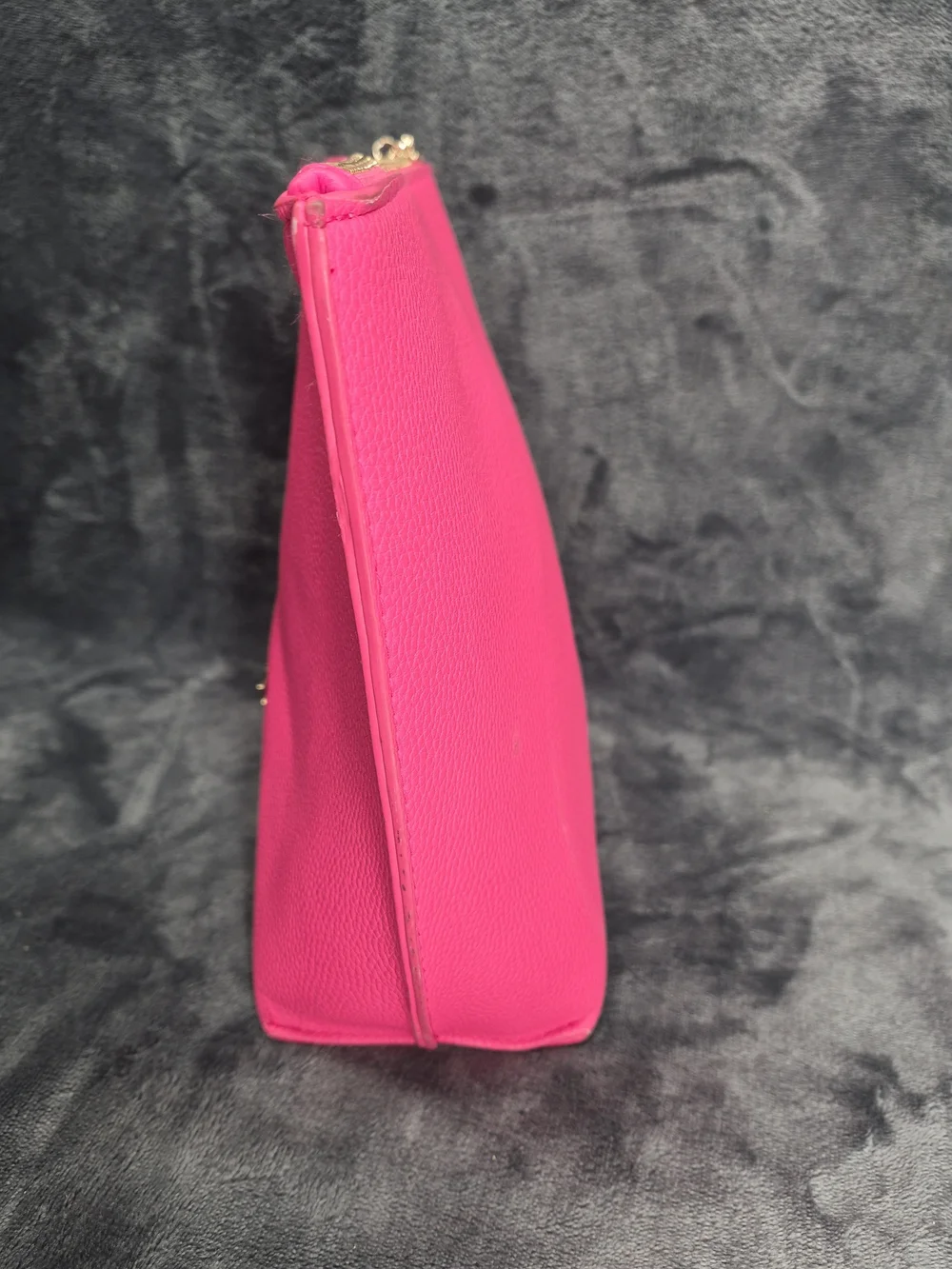 ALICE WHEELER LONDON BRIGHT PINK LEATHER LOOK CLUTCH MAKE UP TRAVEL  HANDBAG
